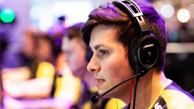 移到对手最 移到对手最