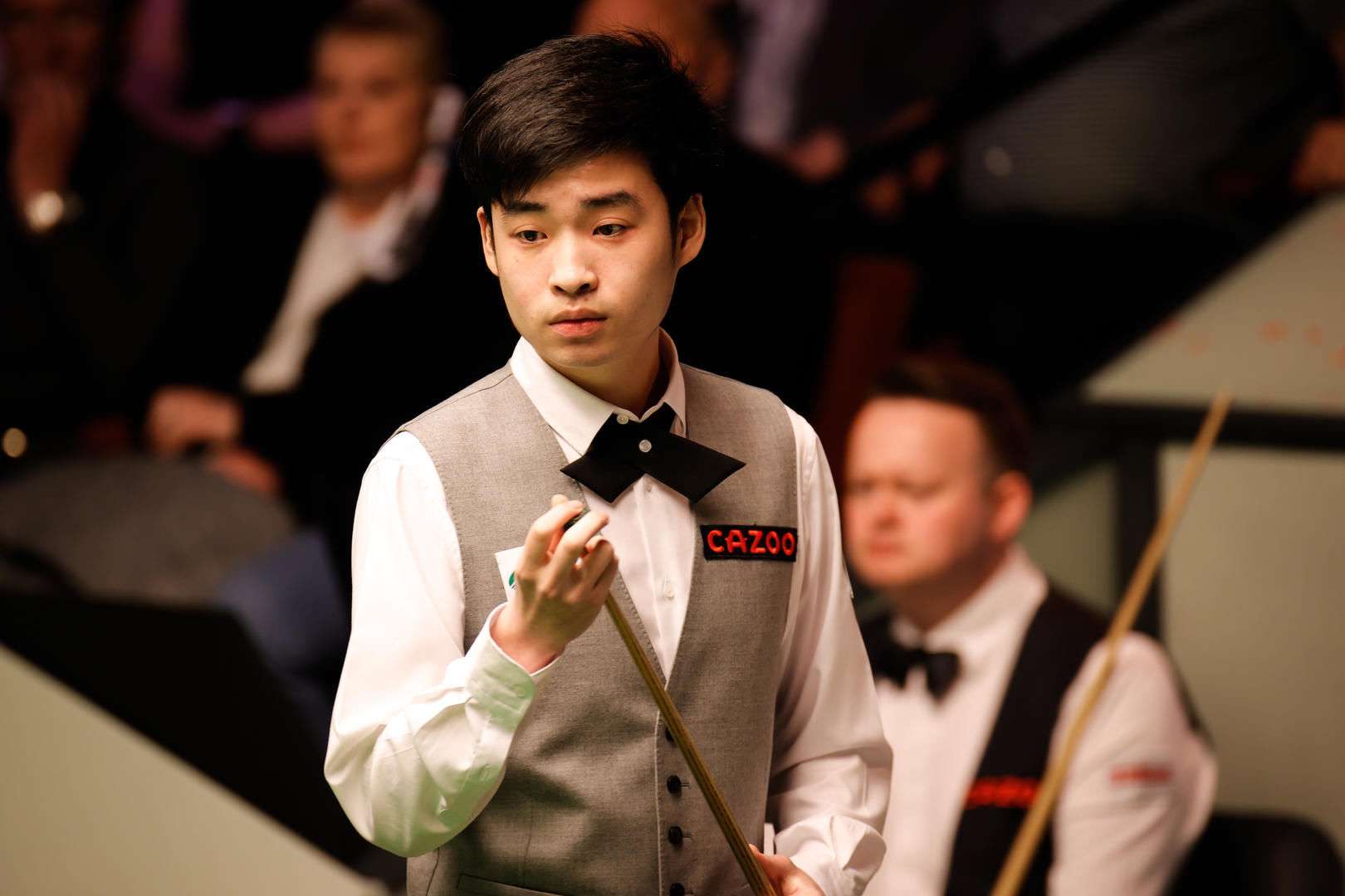 靠定位球或 靠定位球或